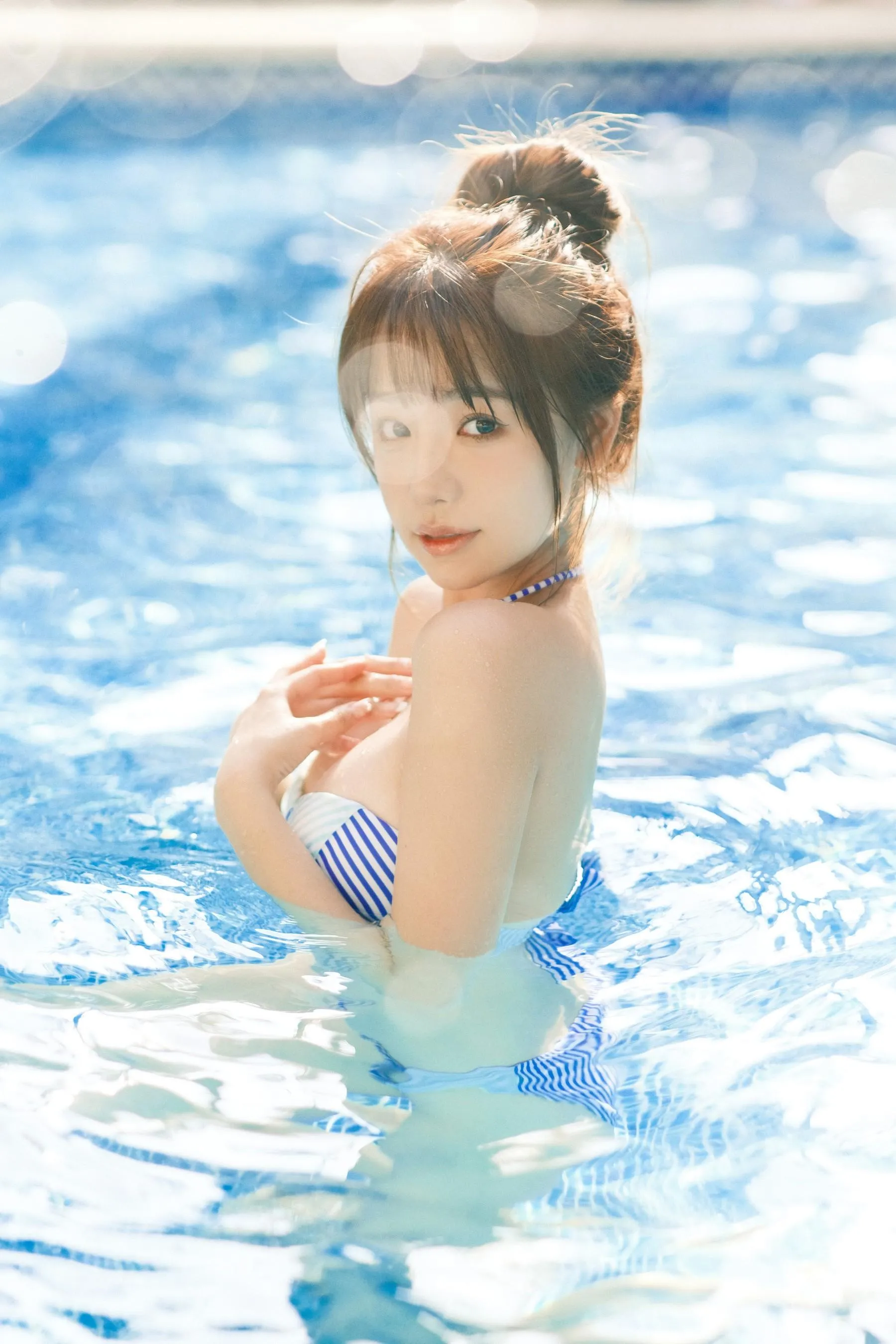 [YITUYU艺图语]2022.09.07 夏日泳池 温思儿vv [24P]插图3